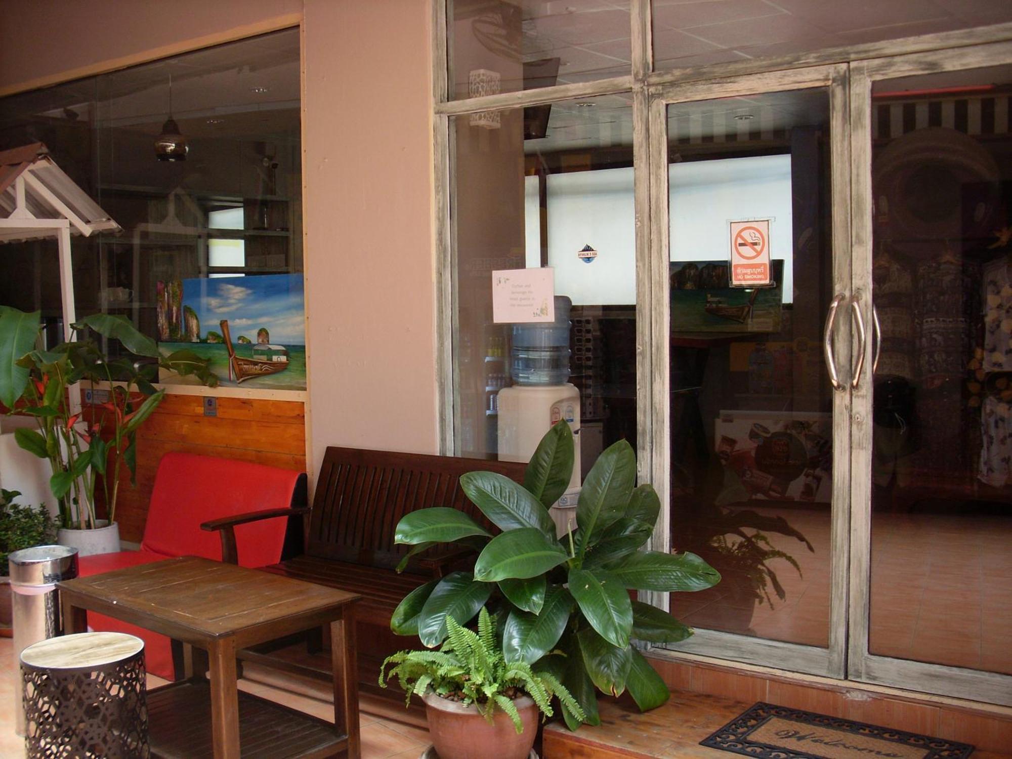 The Taksim Patong Beach Hotel Exterior foto